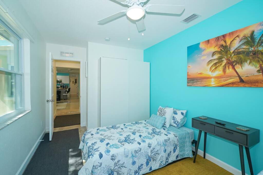 Modern, Fresh - Only 3 Miles To The Beach! Apartment Sarasota Exterior photo