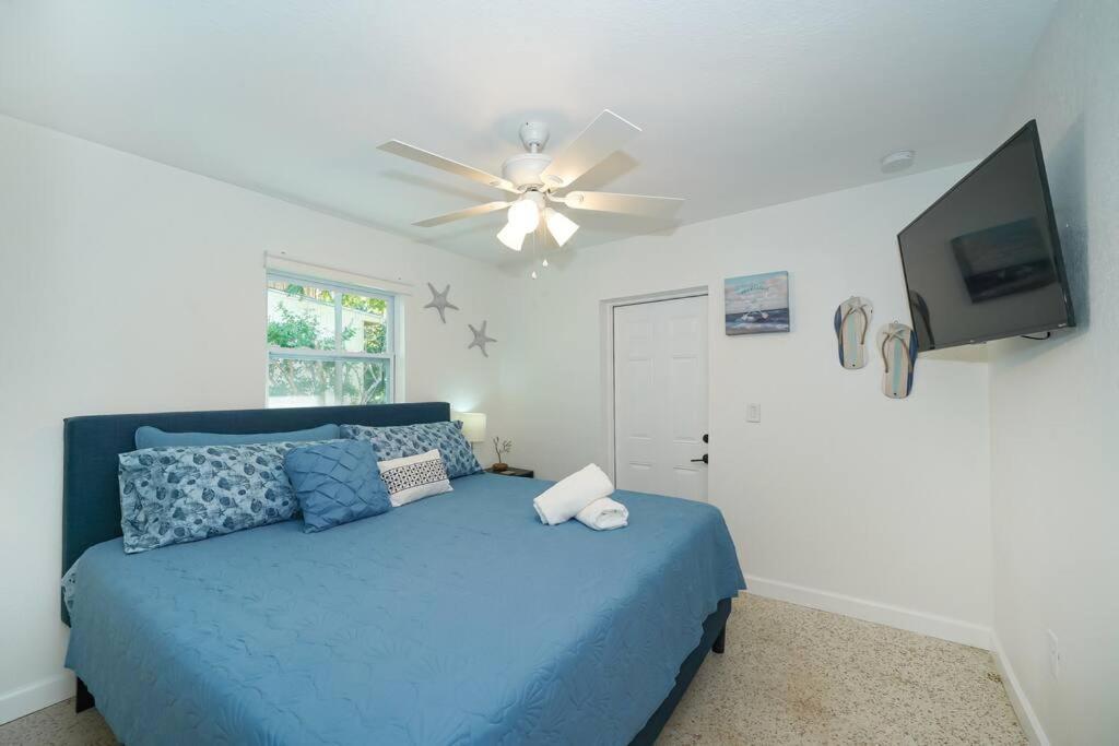 Modern, Fresh - Only 3 Miles To The Beach! Apartment Sarasota Exterior photo